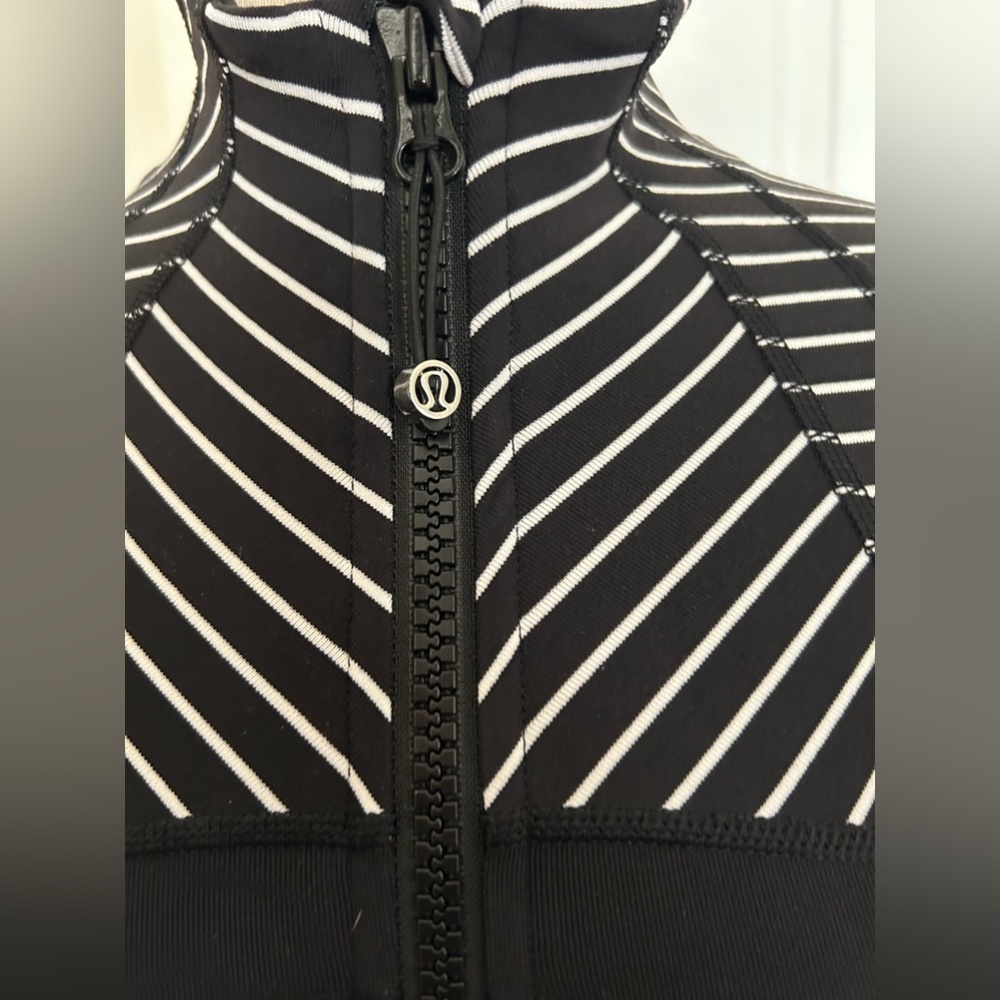 Euc Lululemon Define Jacket Parallel Stripe Black… - image 5